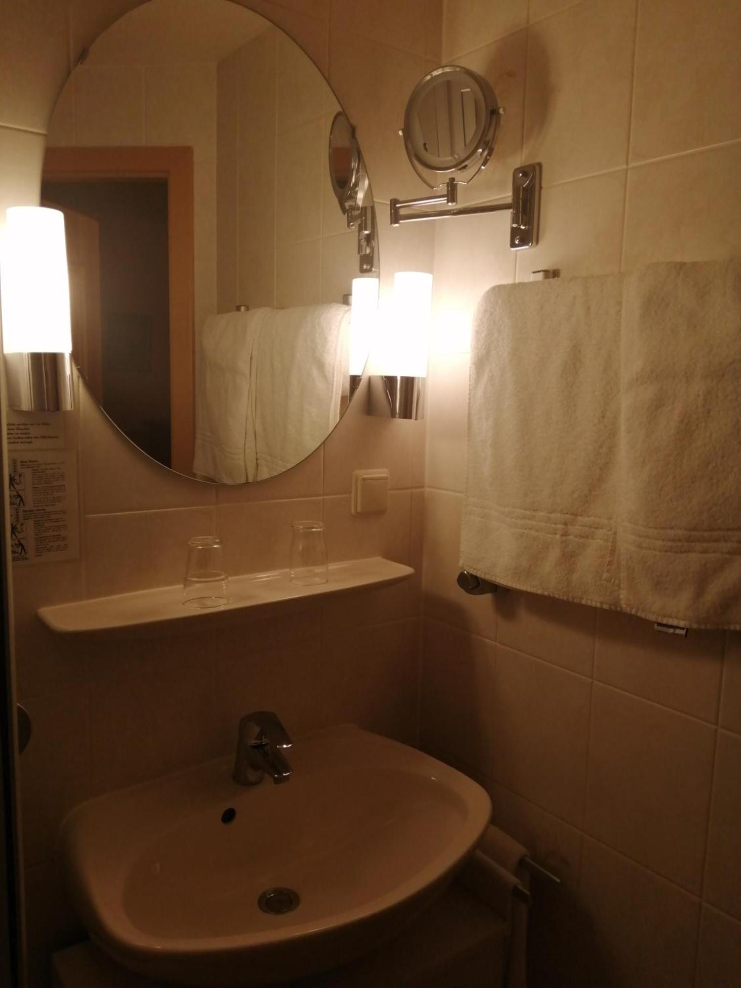 Hotel Am Kurpark トートモース エクステリア 写真