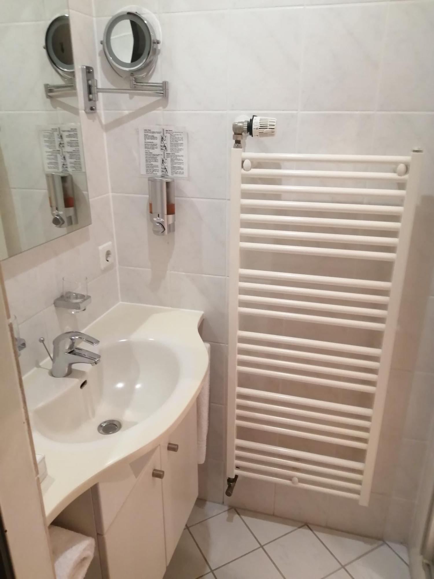 Hotel Am Kurpark トートモース エクステリア 写真