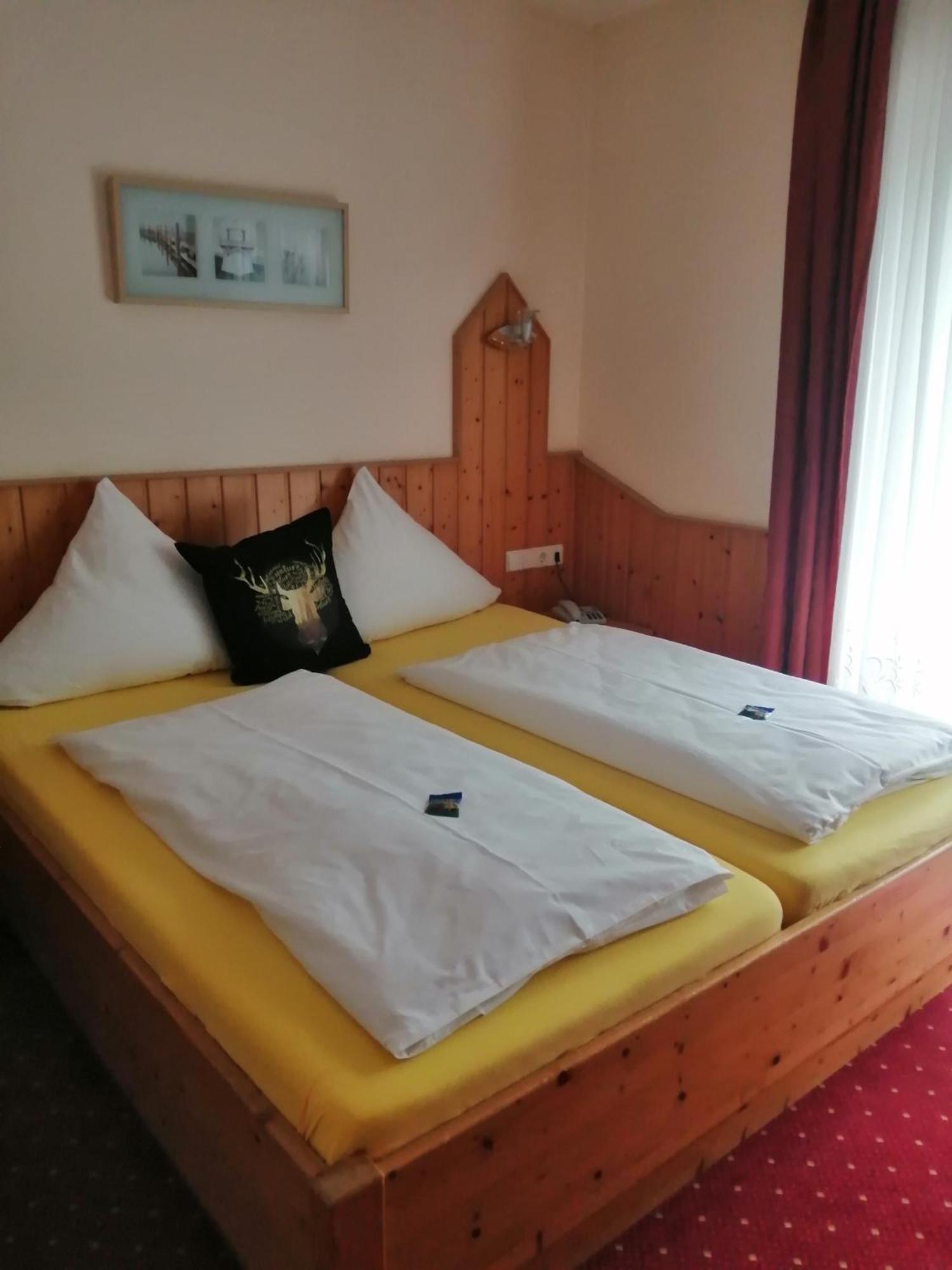 Hotel Am Kurpark トートモース エクステリア 写真