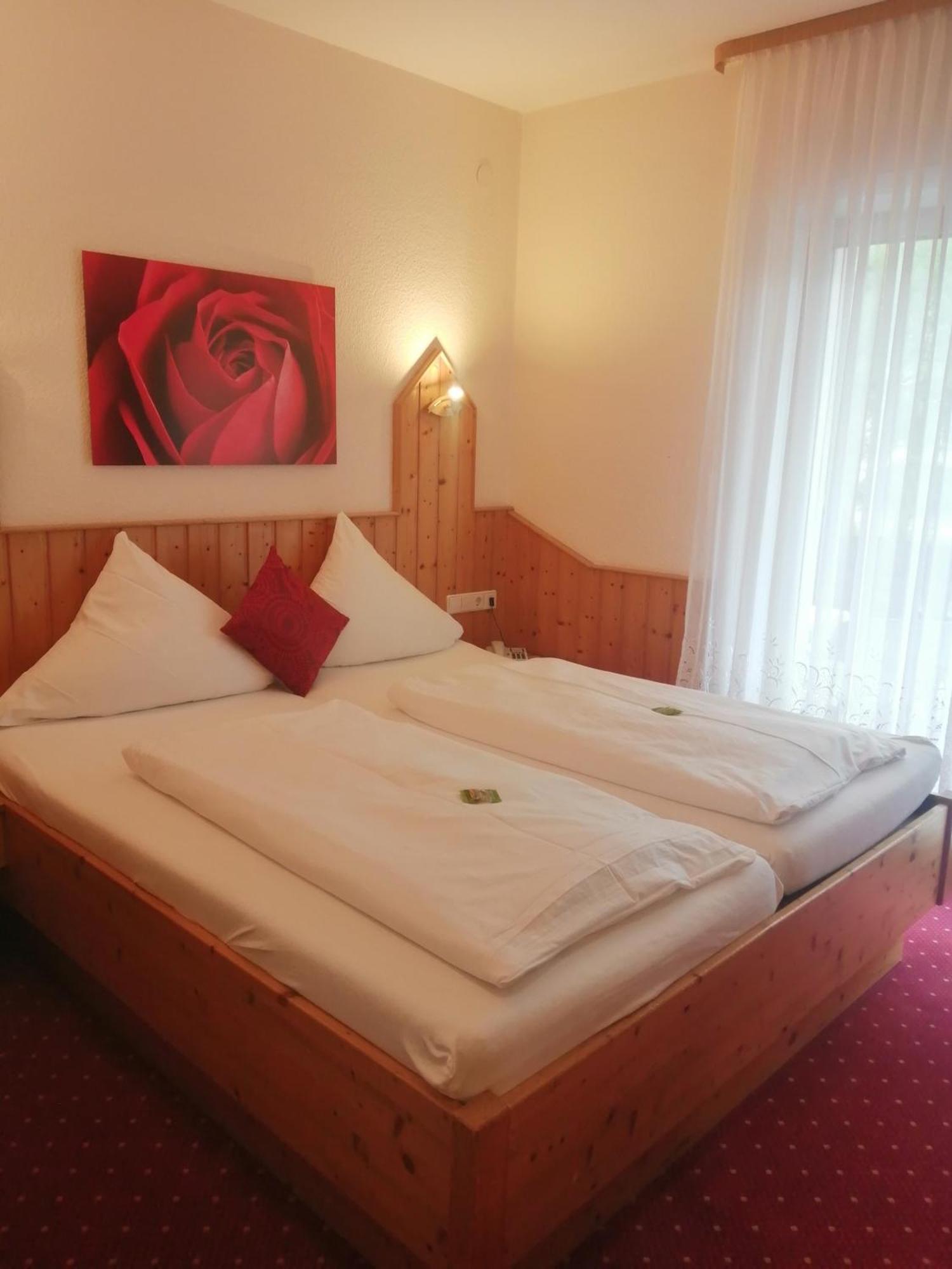 Hotel Am Kurpark トートモース エクステリア 写真