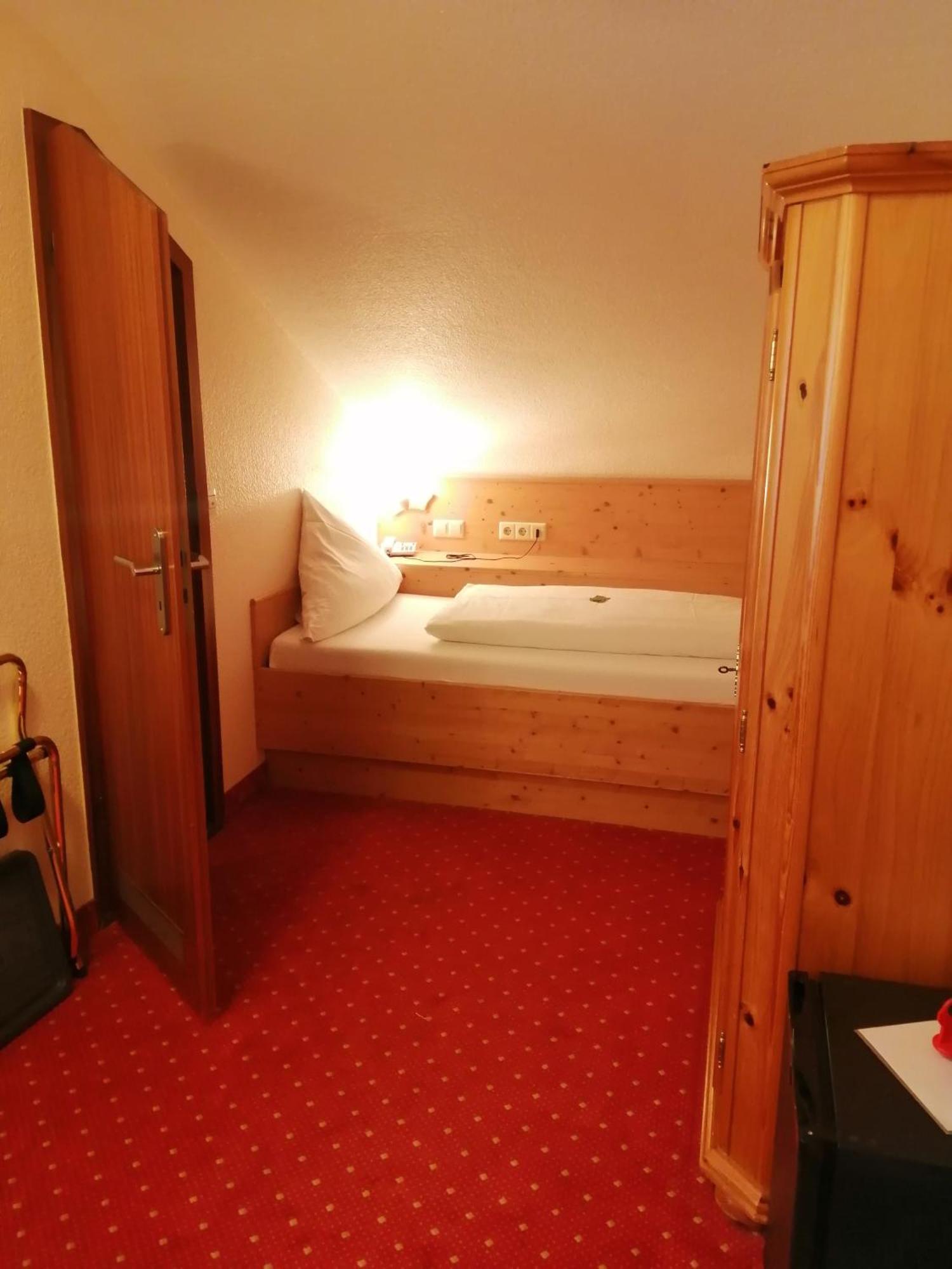 Hotel Am Kurpark トートモース エクステリア 写真